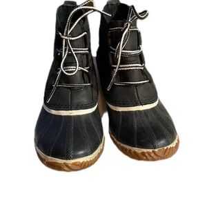 Sorel Out N About duck boots size 9.5 Navy On Navy